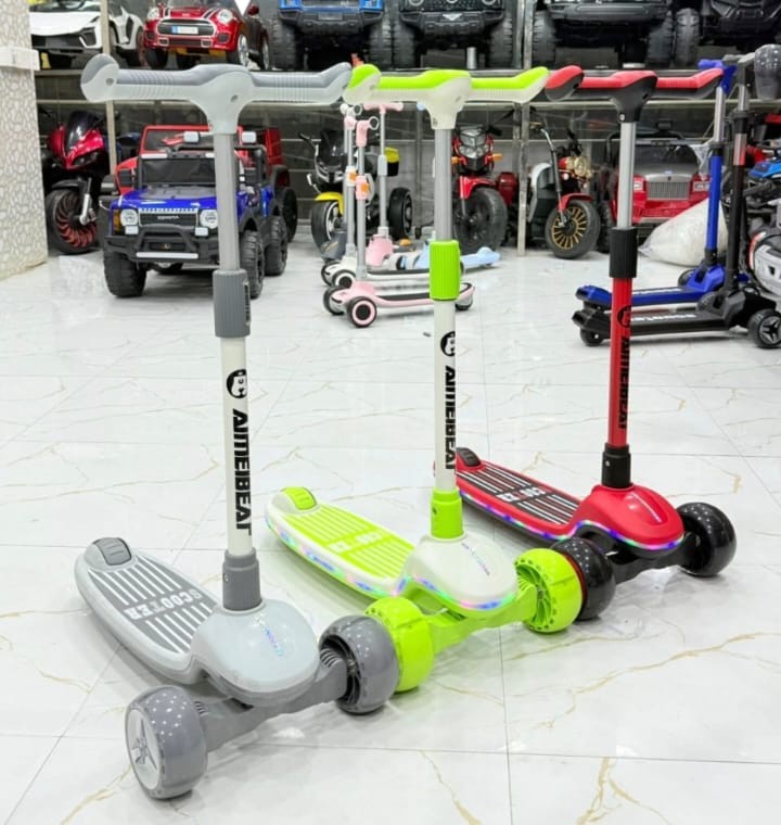 Aimeibeat 3-Wheel Kids Scooter with LED Flash Wheels